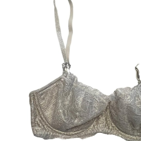 VICTORIA’S SECRET DREAM ANGELS PUSH UP BRA NO PADDING SIZE 32D - Picture 2 of 10